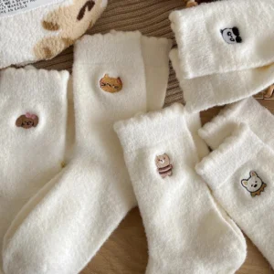 sg-11134201-82590-mexxbclojlkye6.webp Creamy White Mid-Calf Socks – Thick Warm Winter & Autumn Socks